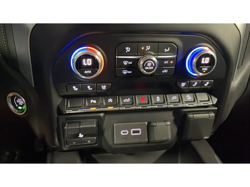 Used 2021 GMC Sierra 1500 SLT AWD/4WD image 14