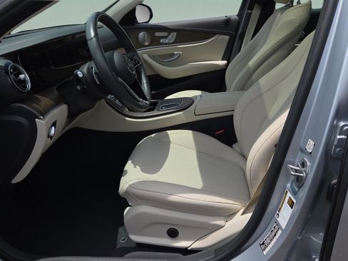 Used 2022 Mercedes-Benz E 350 4MATIC Sedan image 9