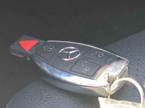 Used 2008 Mercedes-Benz C 300 4MATIC Sedan image 30