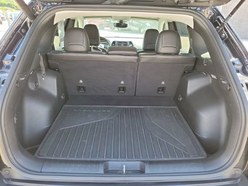 Used 2021 Jeep Cherokee Latitude Lux w/ Comfort/Convenience Group AWD/4WD image 26