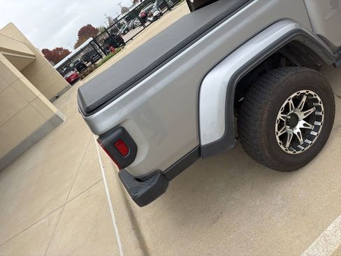 Used 2021 Jeep Gladiator Sport image 11