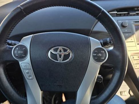 Used 2014 Toyota Prius Four image 18