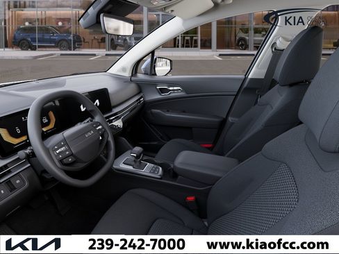 New 2026 Kia Sportage LX w/ LX Convenience Package FWD image 17