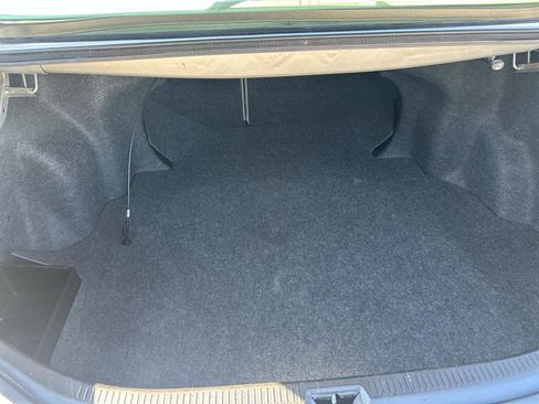 Used 2011 Toyota Camry LE image 16