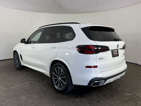 Used 2025 BMW X5 xDrive50e w/ M Sport Package AWD/4WD image 5