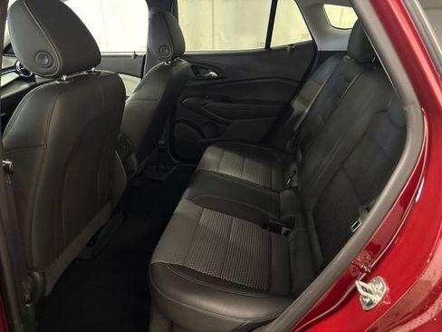 Used 2025 Chevrolet Trax LT FWD image 26