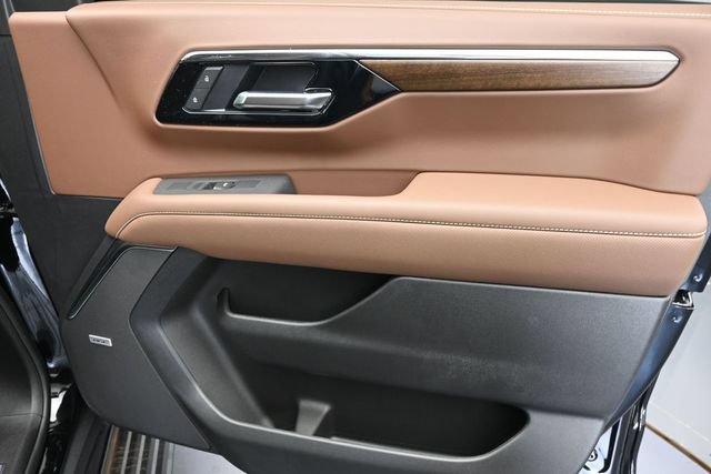 New 2026 Chevrolet Tahoe High Country AWD/4WD image 32