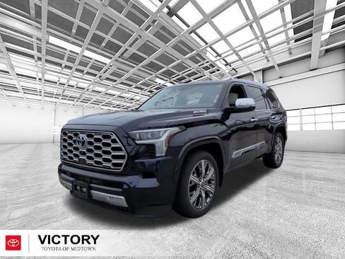 Used 2023 Toyota Sequoia Capstone AWD/4WD image 6