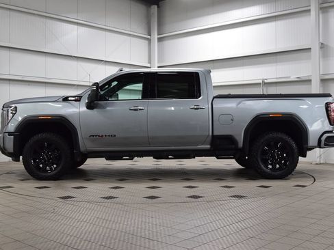 Used 2024 GMC Sierra 2500 AT4 w/ AT4 Preferred Package AWD/4WD image 4