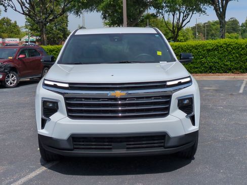 Certified 2024 Chevrolet Traverse LT FWD image 3