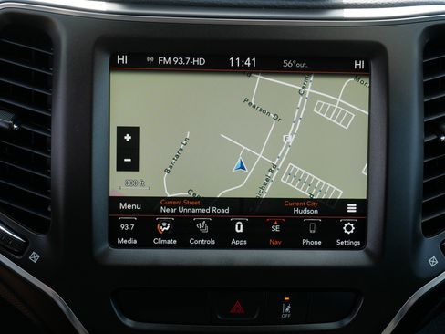 Used 2022 Jeep Cherokee Trailhawk w/ Sound & Nav Group image 30
