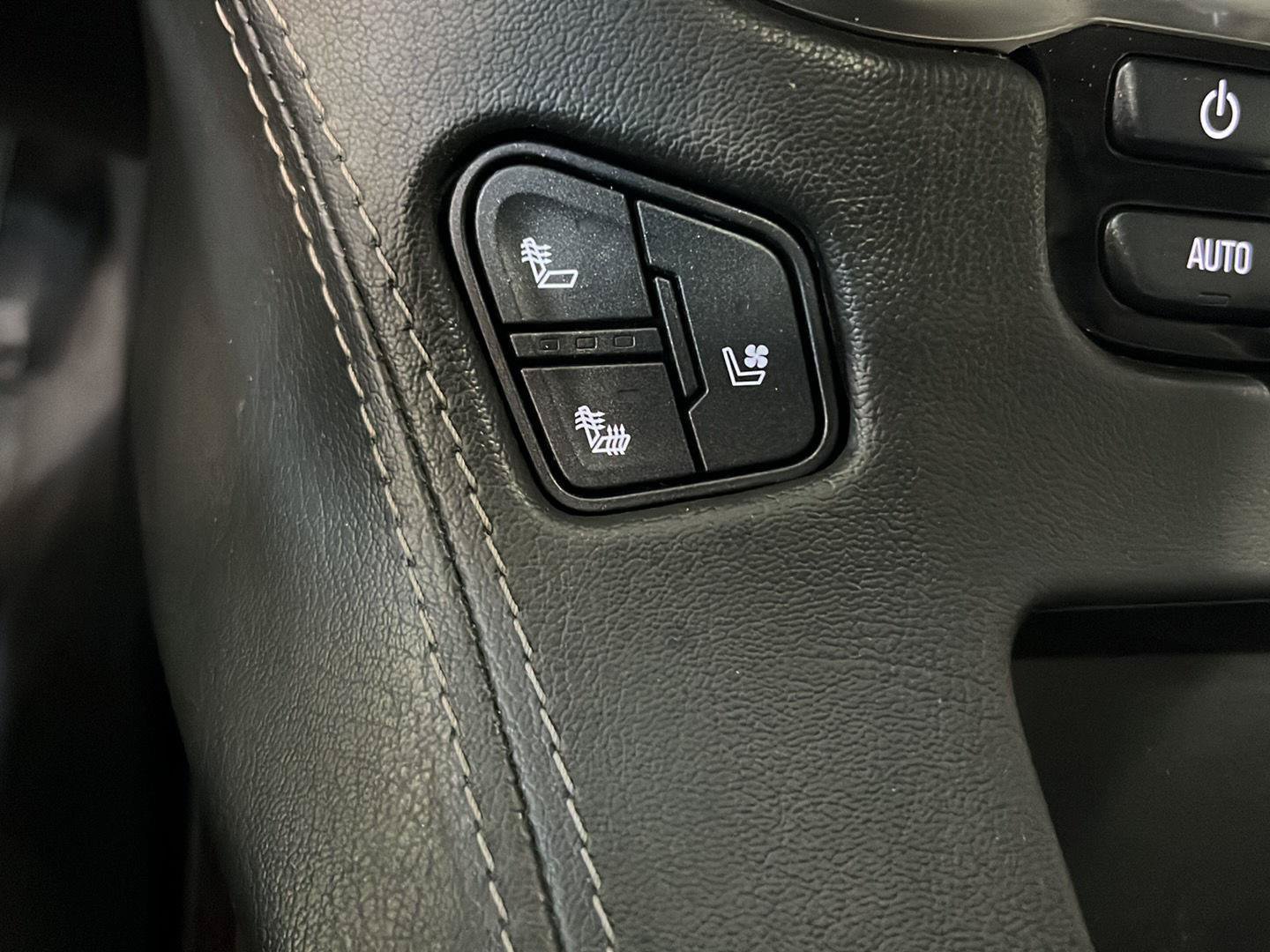 Used 2020 GMC Yukon SLT AWD/4WD image 14