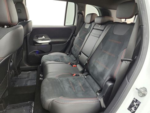 Used 2022 Mercedes-Benz GLB 250 image 13