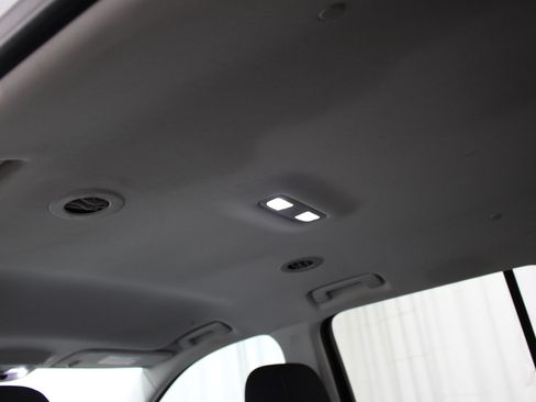 Used 2021 Chevrolet Traverse LT FWD image 23