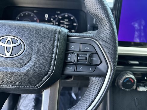 Used 2024 Toyota Tacoma TRD Off-Road image 20