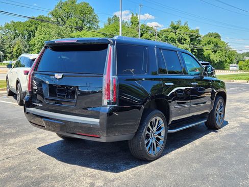 Used 2020 Cadillac Escalade Luxury w/ Escalade Sport Edition AWD/4WD image 4