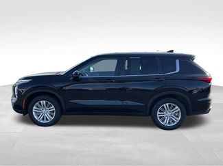Used 2024 Mitsubishi Outlander ES AWD/4WD video 3