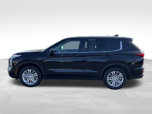 Used 2024 Mitsubishi Outlander ES AWD/4WD image 3