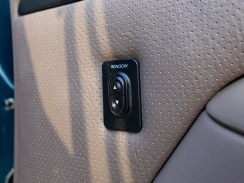 Used 1996 Ford F350 4dr 168.4 WB SRW 4WD image 35