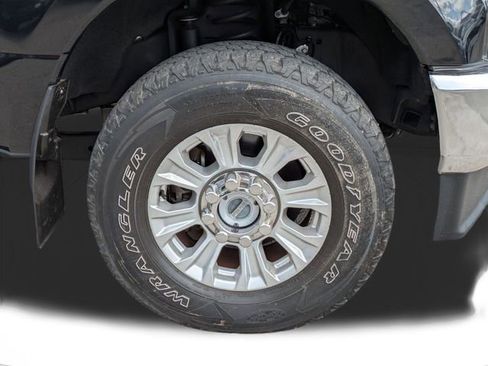 Used 2021 Ford F250 XLT w/ XLT Value Package image 11