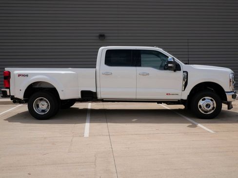 New 2026 Ford F350 Lariat w/ Lariat Ultimate Package AWD/4WD image 2