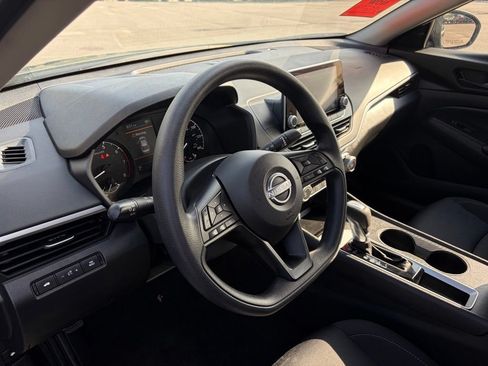 Certified 2025 Nissan Altima 2.5 S FWD image 13