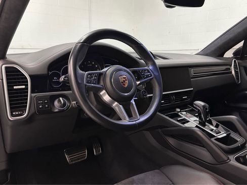 Used 2023 Porsche Cayenne GTS image 10