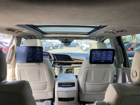 Used 2021 Cadillac Escalade Premium Luxury Platinum image 20