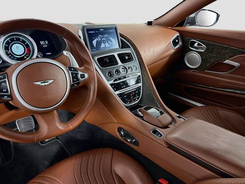 Used 2020 Aston Martin DB11 Volante RWD image 23