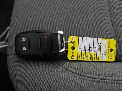 Used 2024 RAM 2500 Big Horn w/ Bed Utility Group image 7