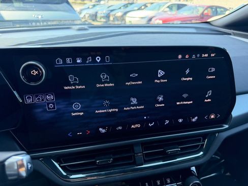 Used 2024 Chevrolet Equinox EV RS FWD image 23