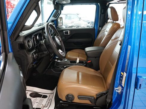 Used 2023 Jeep Wrangler Unlimited Sahara AWD/4WD image 29