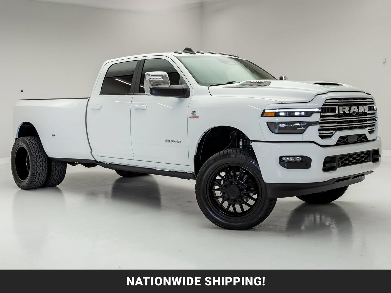 Used 2026 RAM 3500 Laramie AWD/4WD image 1
