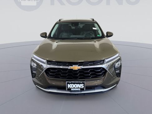 Used 2024 Chevrolet Trax LT w/ Driver Confidence Package FWD image 11