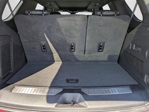 Used 2025 Chevrolet Tahoe Z71 w/ Comfort Package image 29