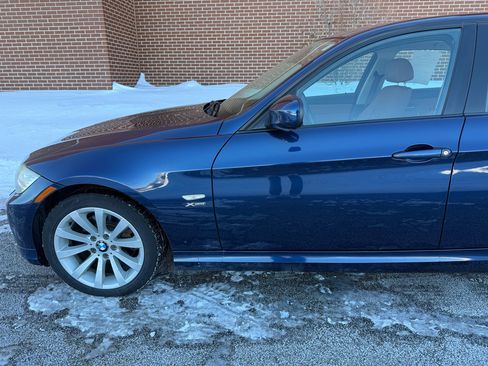 Used 2011 BMW 328i xDrive Sedan image 4