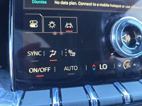 Used 2025 GMC Acadia Elevation image 19