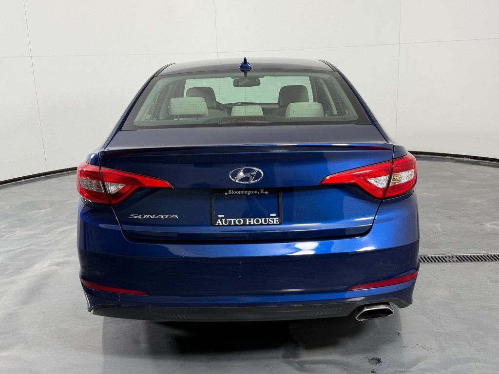 Used 2015 Hyundai Sonata SE w/ Option Group 09 FWD image 6