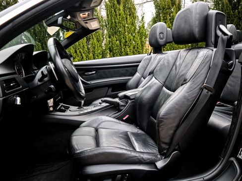 Used 2013 BMW M3 Convertible image 17