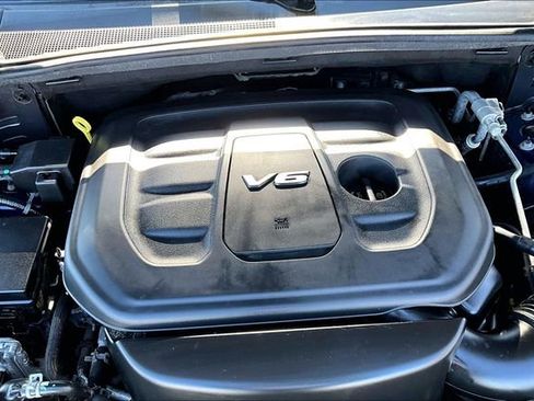 Used 2018 Jeep Grand Cherokee Overland image 32