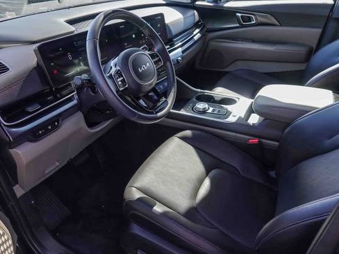 Certified 2025 Kia Carnival LXS image 17