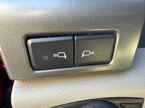 Used 2019 Ford F250 XLT w/ XLT Premium Package AWD/4WD image 18