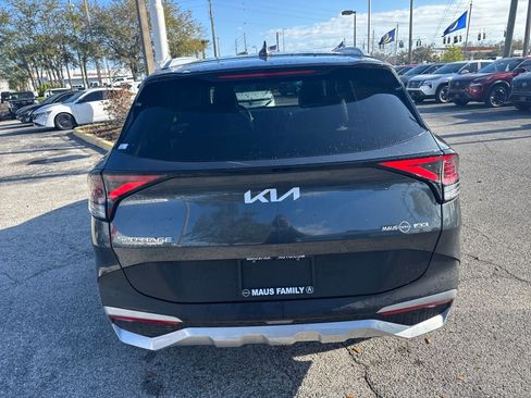 Used 2024 Kia Sportage EX image 7