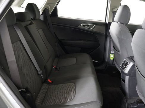 Used 2023 Kia Sportage LX image 32