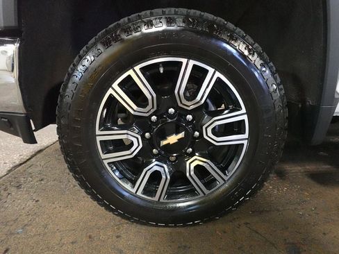 Used 2021 Chevrolet Silverado 2500 LTZ w/ LTZ Convenience Package AWD/4WD image 34