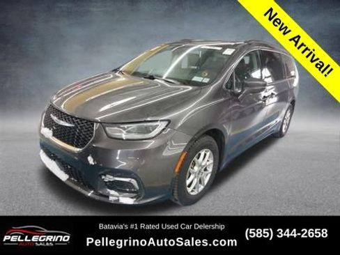 Used 2022 Chrysler Pacifica Touring-L image 1