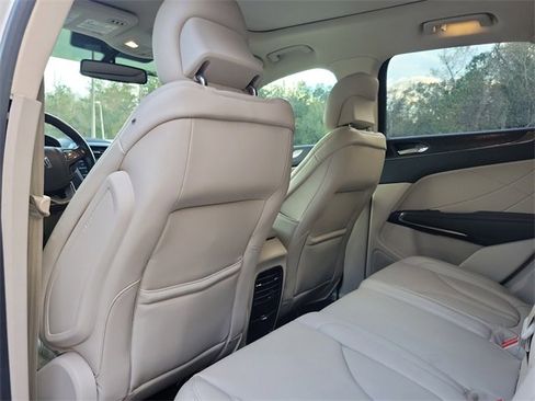 Used 2017 Lincoln MKC Reserve image 12