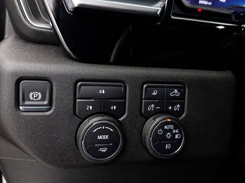 Used 2025 Chevrolet Silverado 3500 LT w/ Safety Package image 7