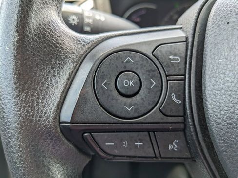 Used 2024 Toyota RAV4 LE AWD/4WD image 23