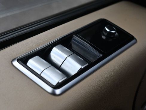 Used 2018 Land Rover Range Rover HSE image 39